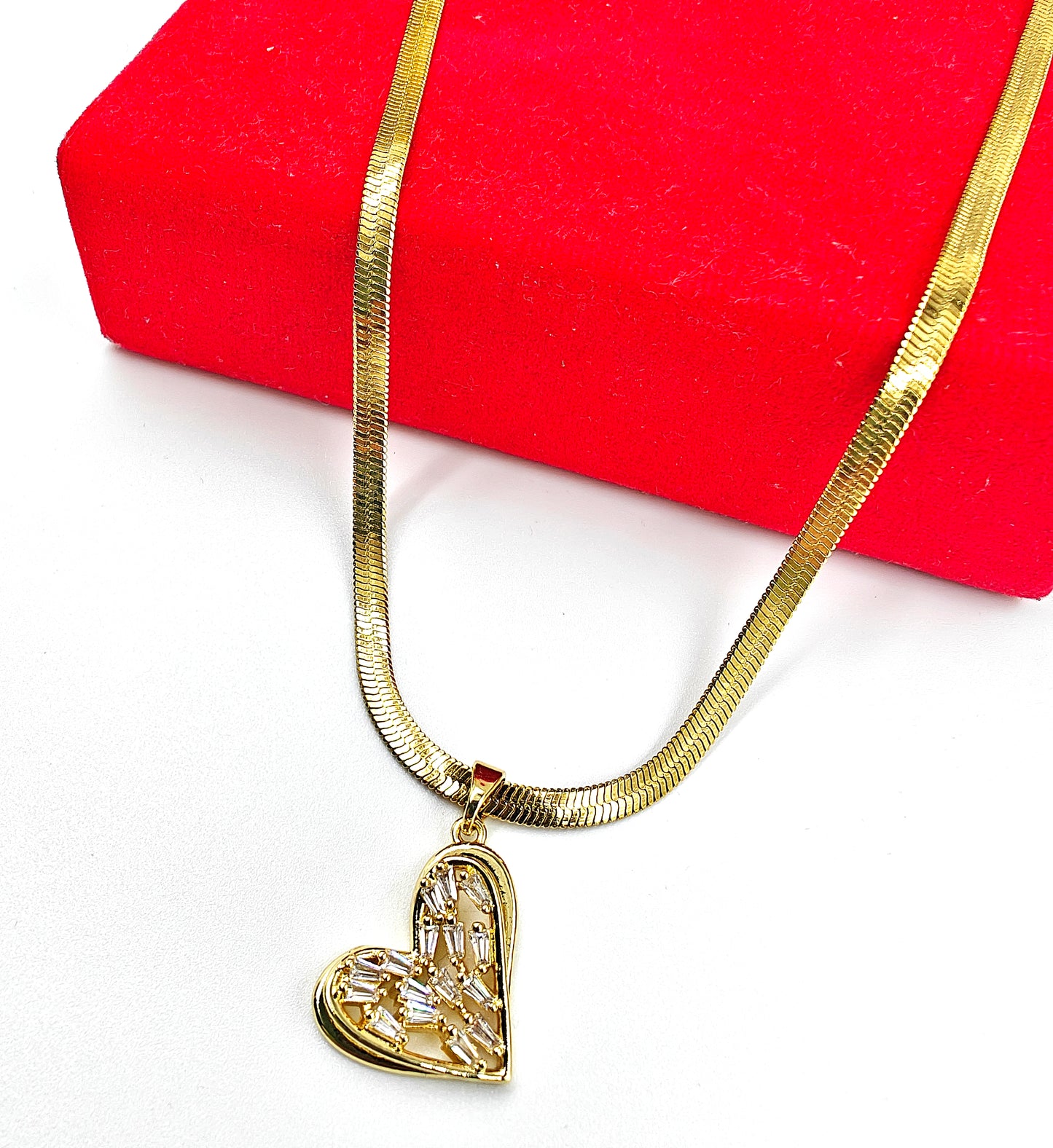 Premium Heart necklace| Gold plated| Waterproof