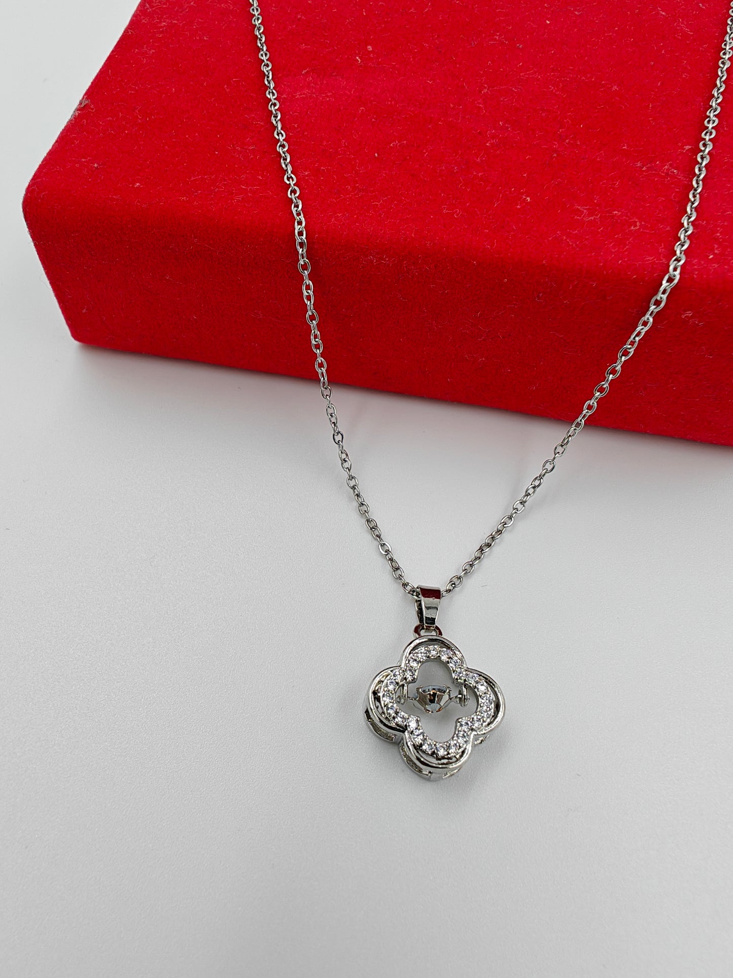 Waterproof Pendant - Celebrity-Inspired Chain for Anti-Tarnish, Everyday Use