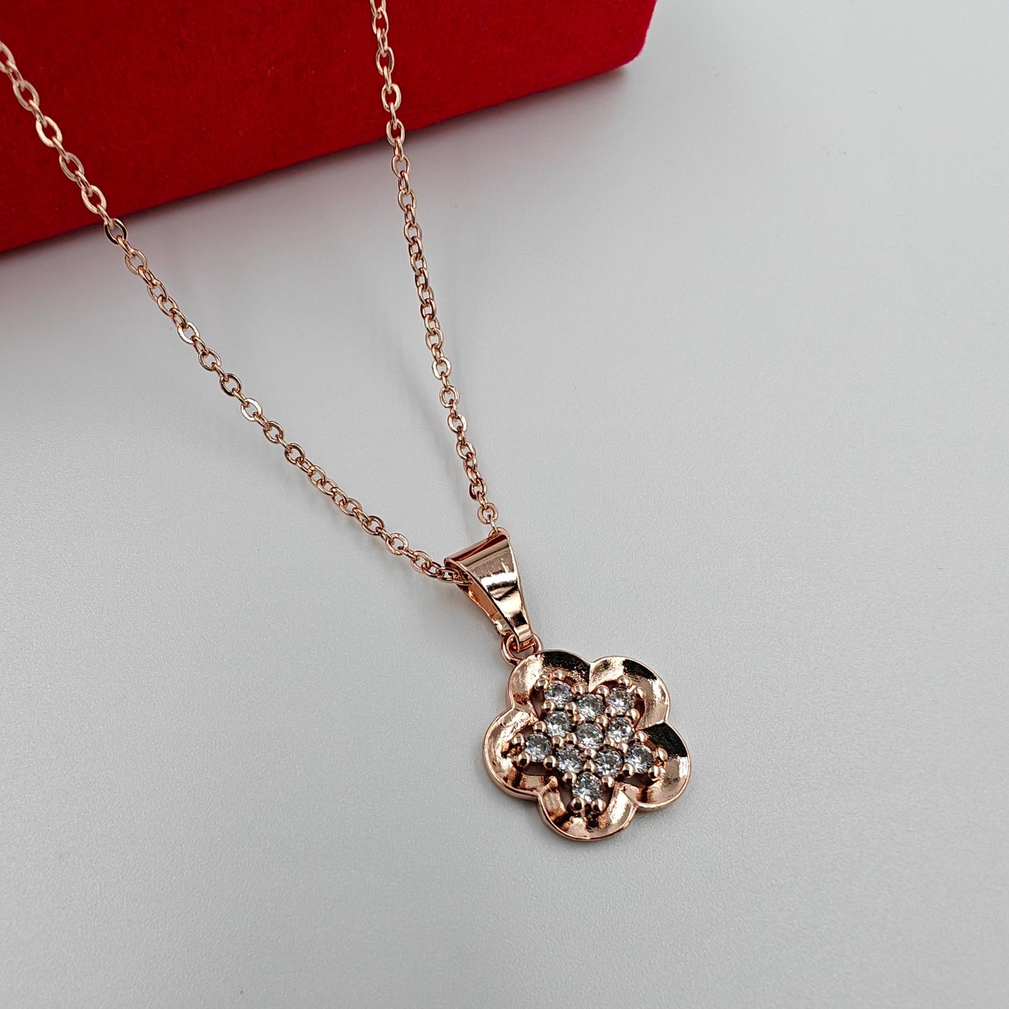 Gold-Plated Waterproof Pendant – Celebrity-Style Design for Daily Glam