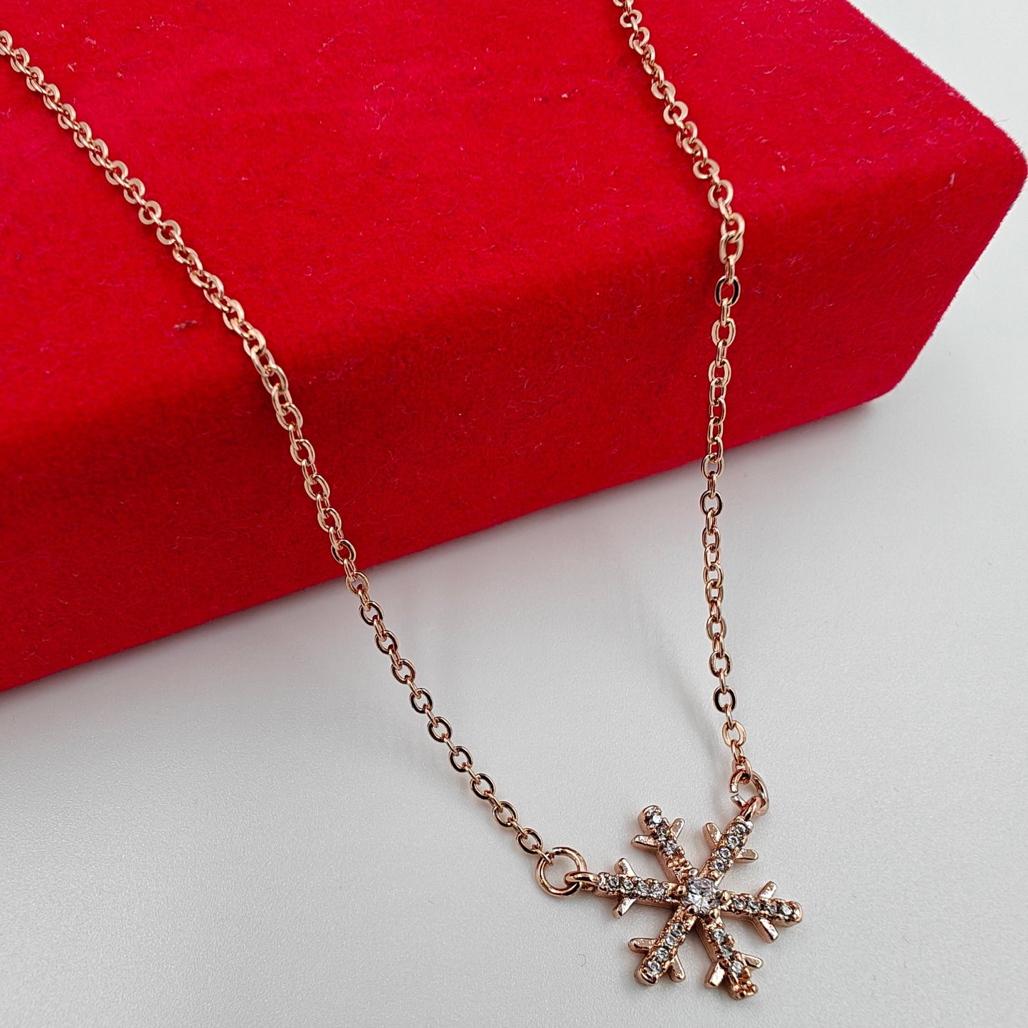 Durable and Stunning Gold-Plated Chain Pendant – Tarnish and Water-Resistant