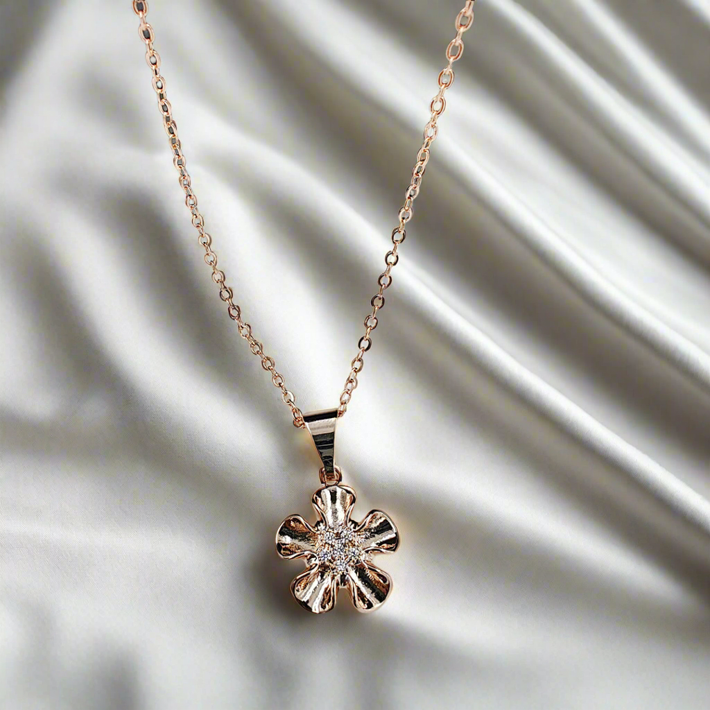 Waterproof Flower pendent chain | Rose gold | Daily wear