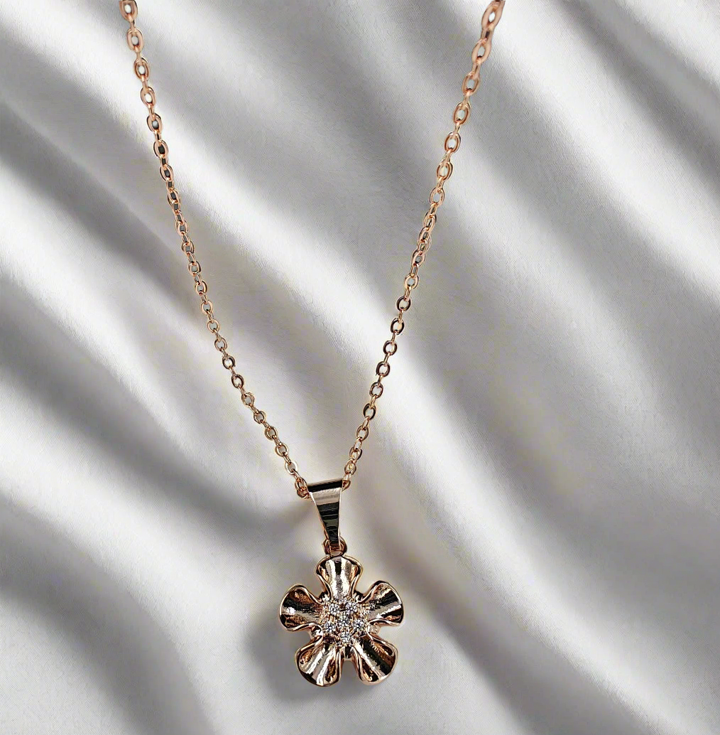Waterproof Flower pendent chain | Rose gold | Daily wear