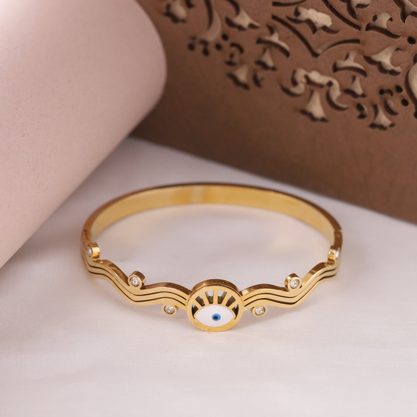 Timeless Glow Bracelet