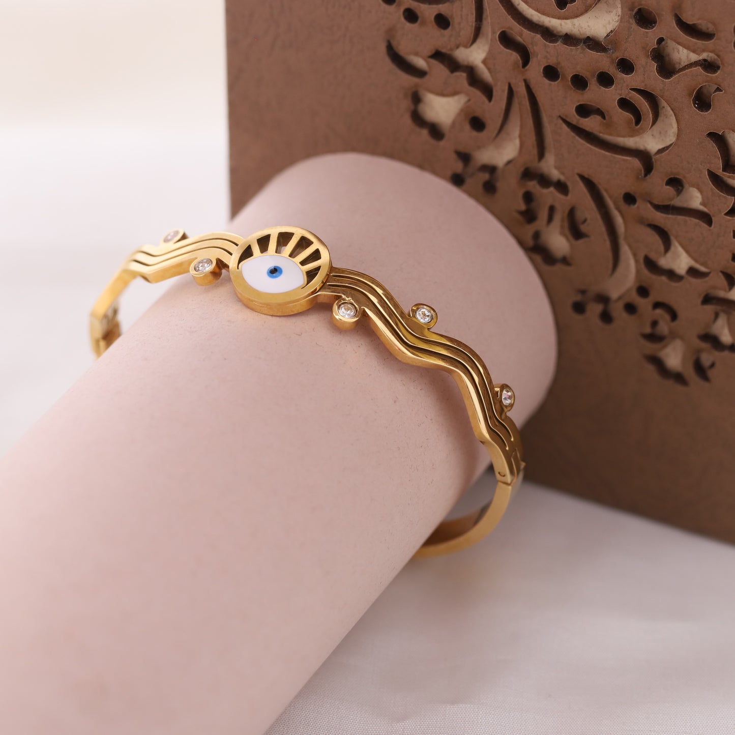 Timeless Glow Bracelet