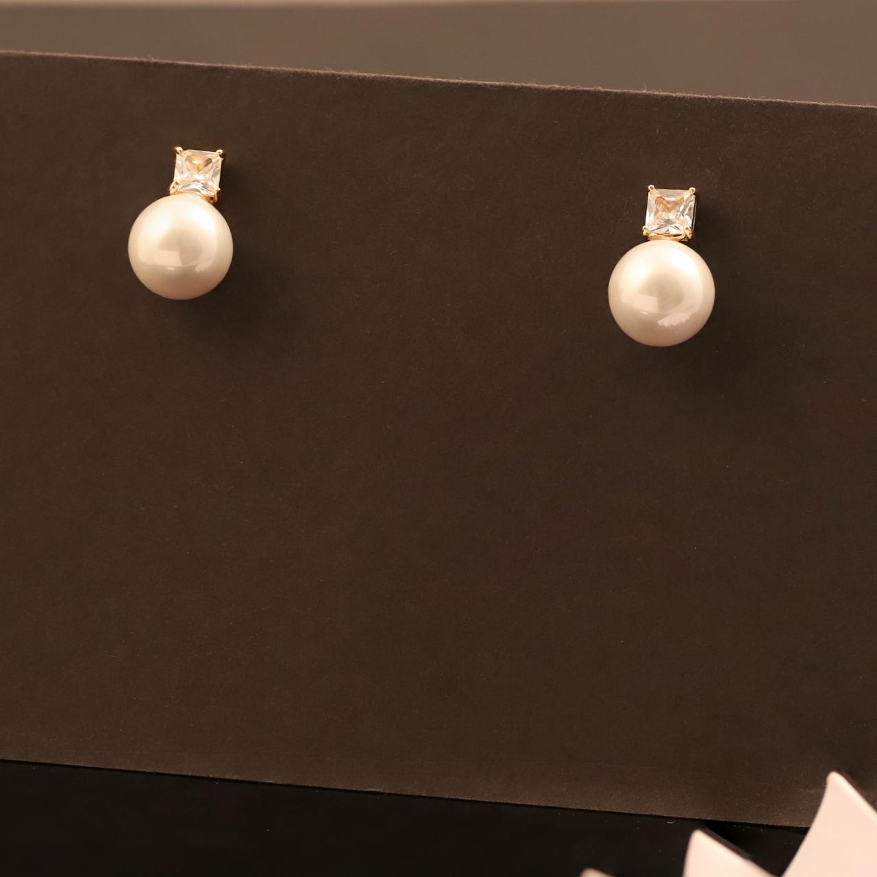 Precision pearl Necklace and earring set