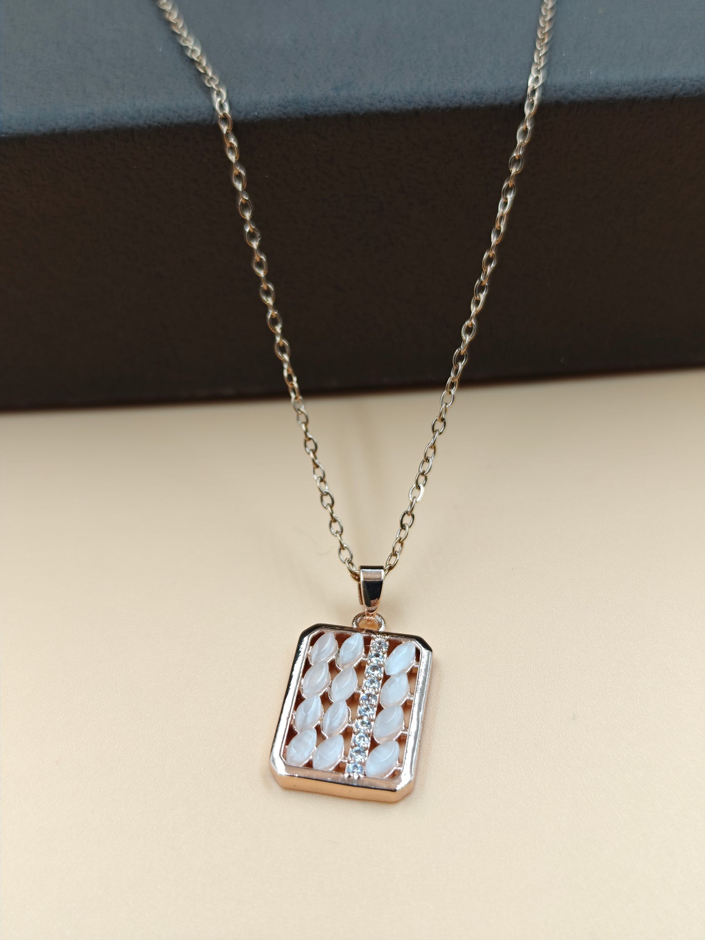 Elegant Gold-Plated Chain Pendant – Tarnish-Resistant and Waterproof