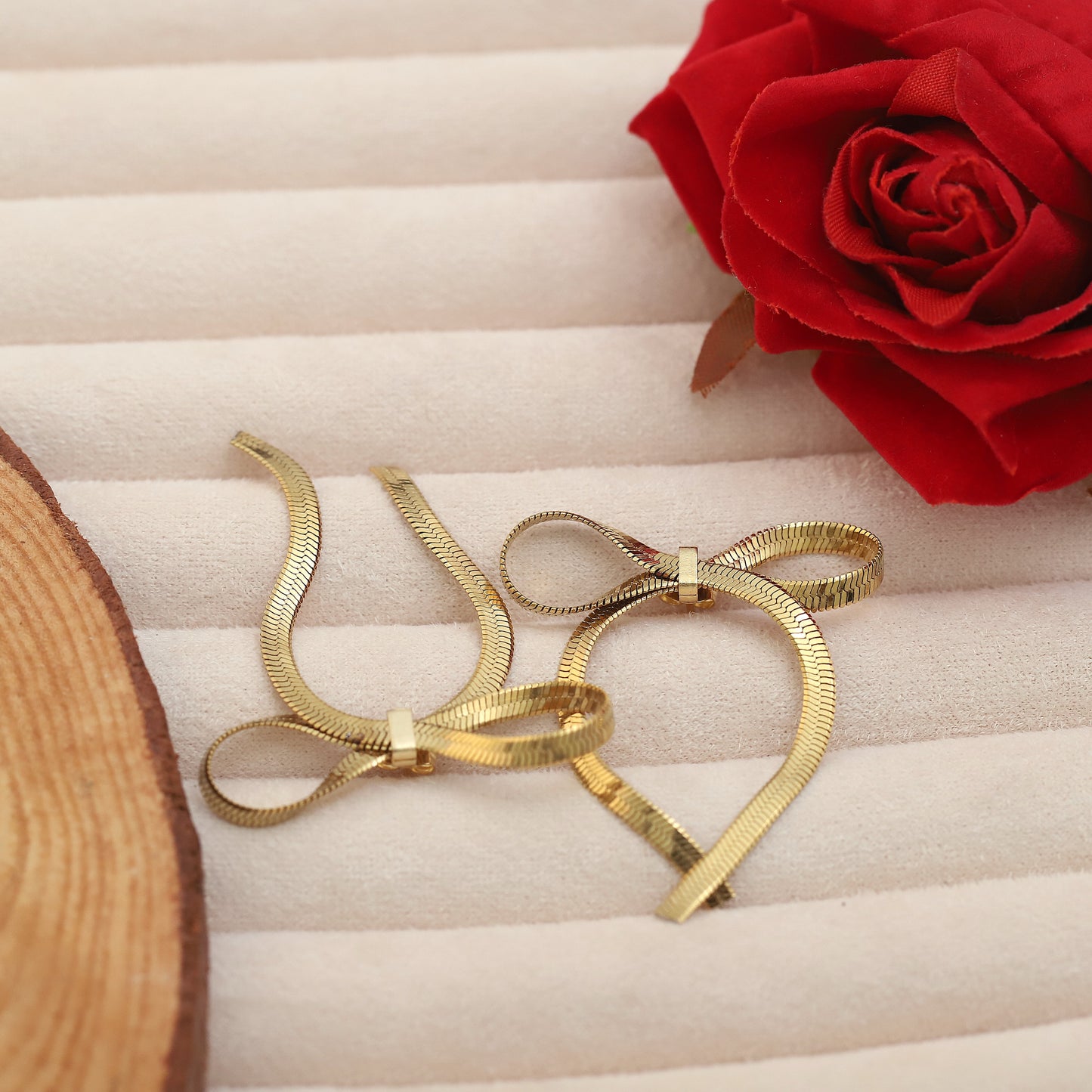 Bow earrings