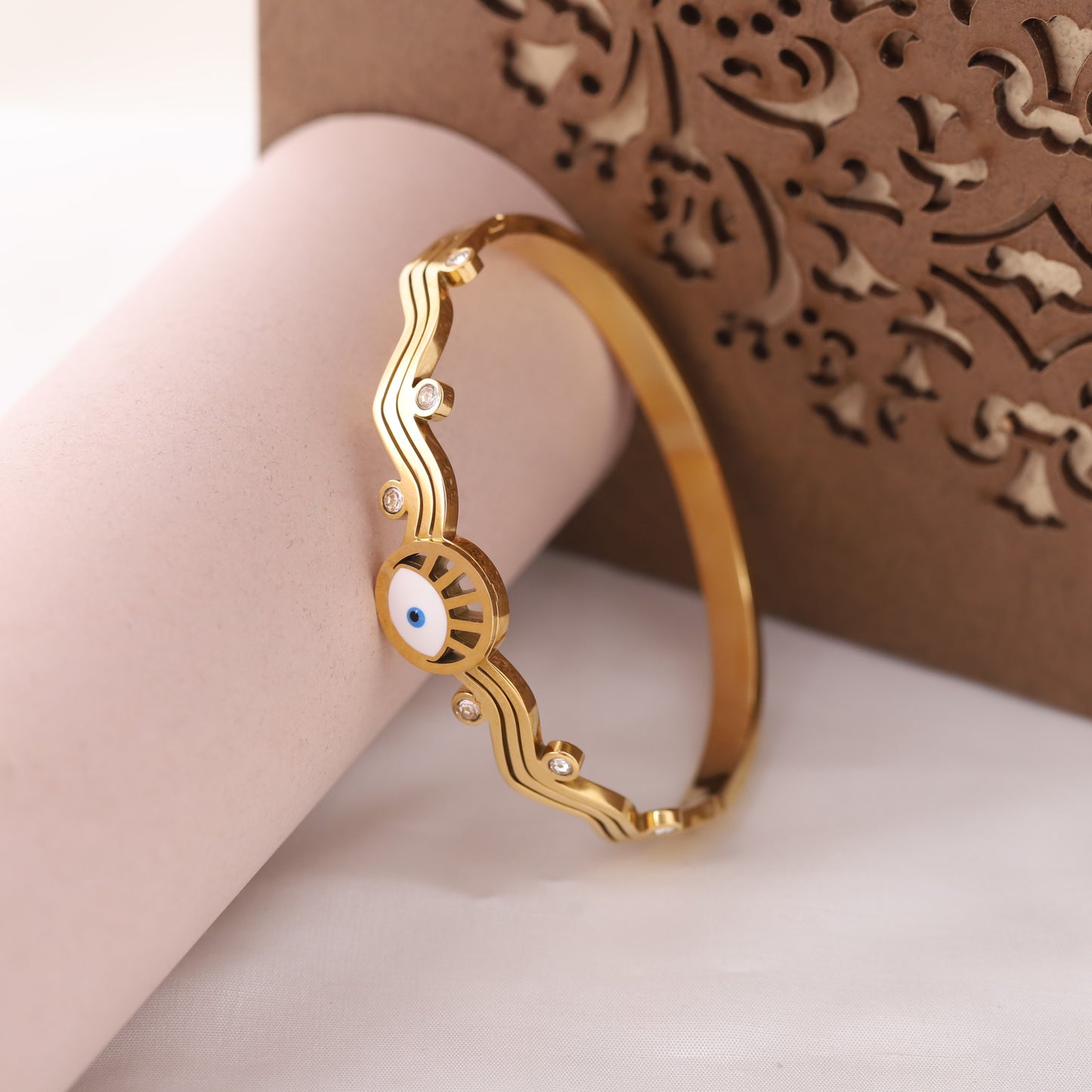 Timeless Glow Bracelet