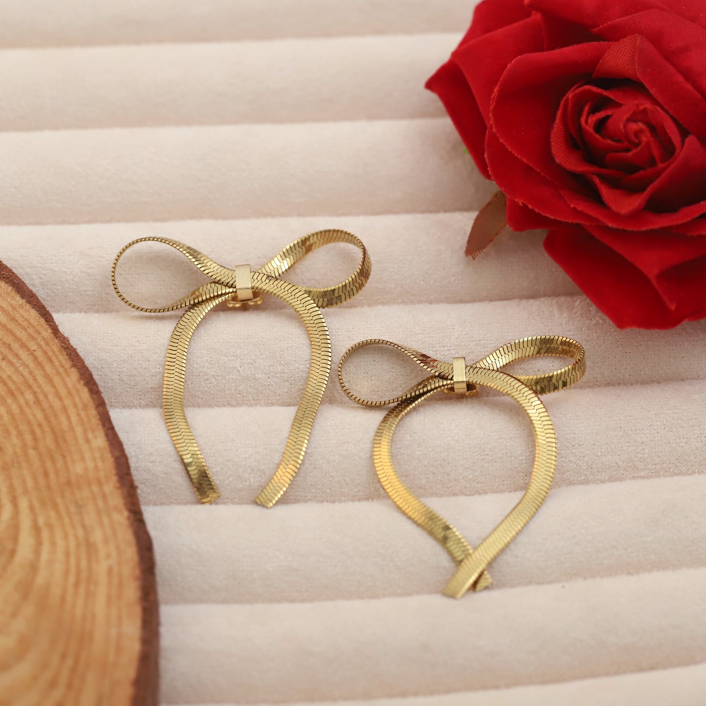 Bow earrings