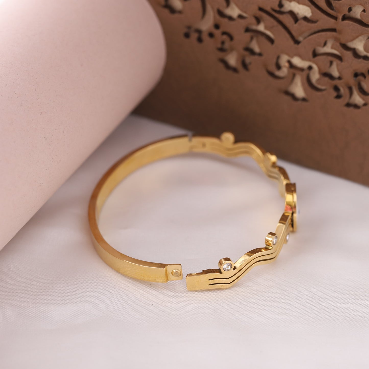 Timeless Glow Bracelet