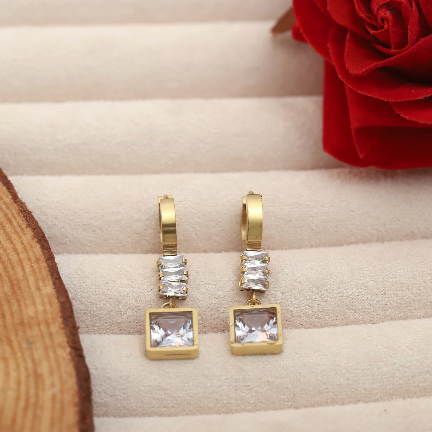 Radiant Glow Stud Earrings