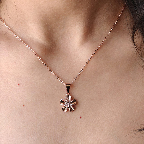 Waterproof Flower pendent chain | Rose gold | Daily wear