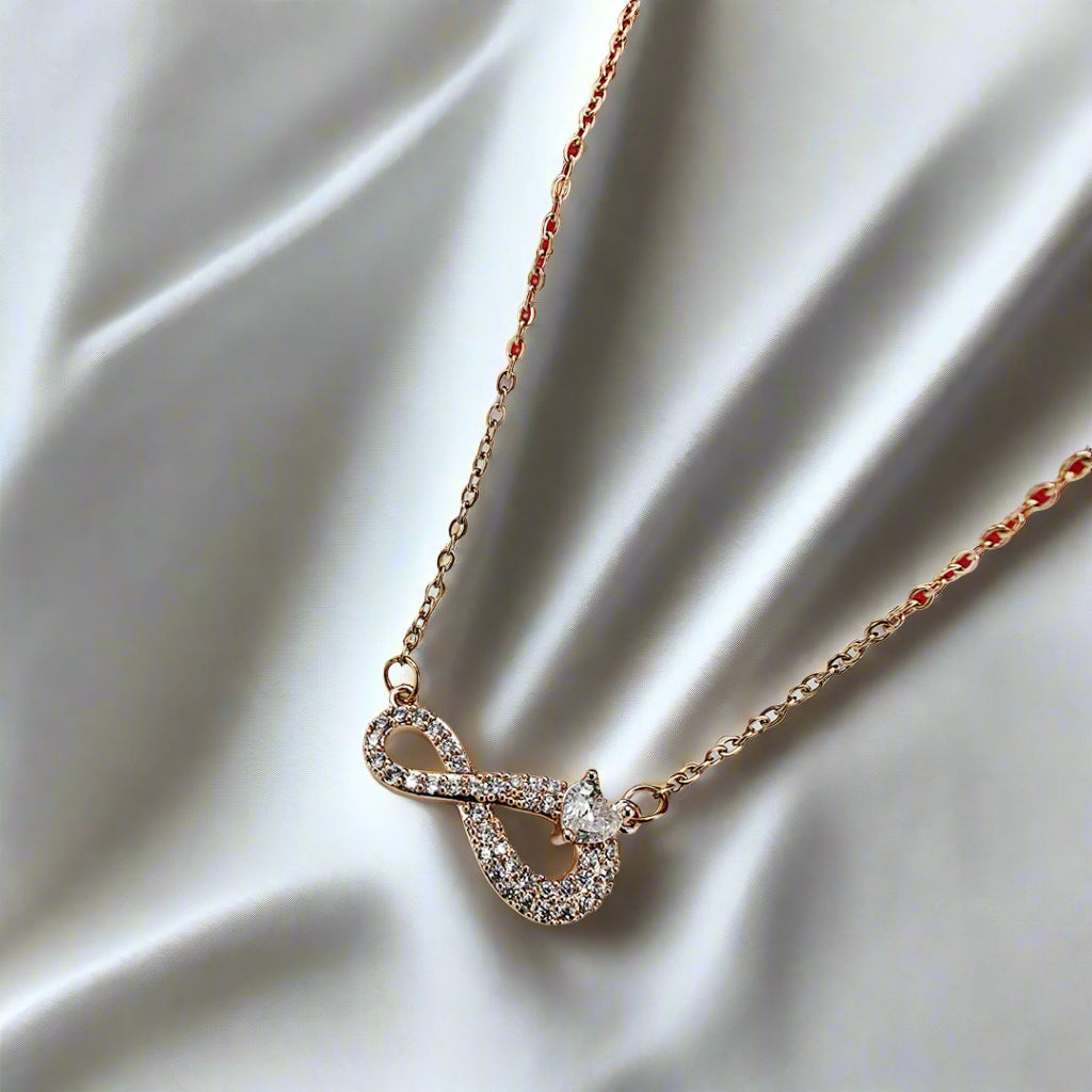 Effortless Style: Waterproof Gold-Plated Pendant for Everyday Chic