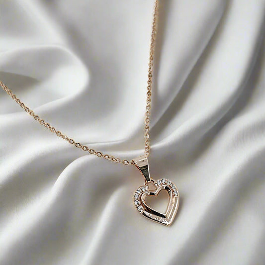 Celebrity-Inspired Waterproof Gold-Plated Chain Pendant for Daily Wear