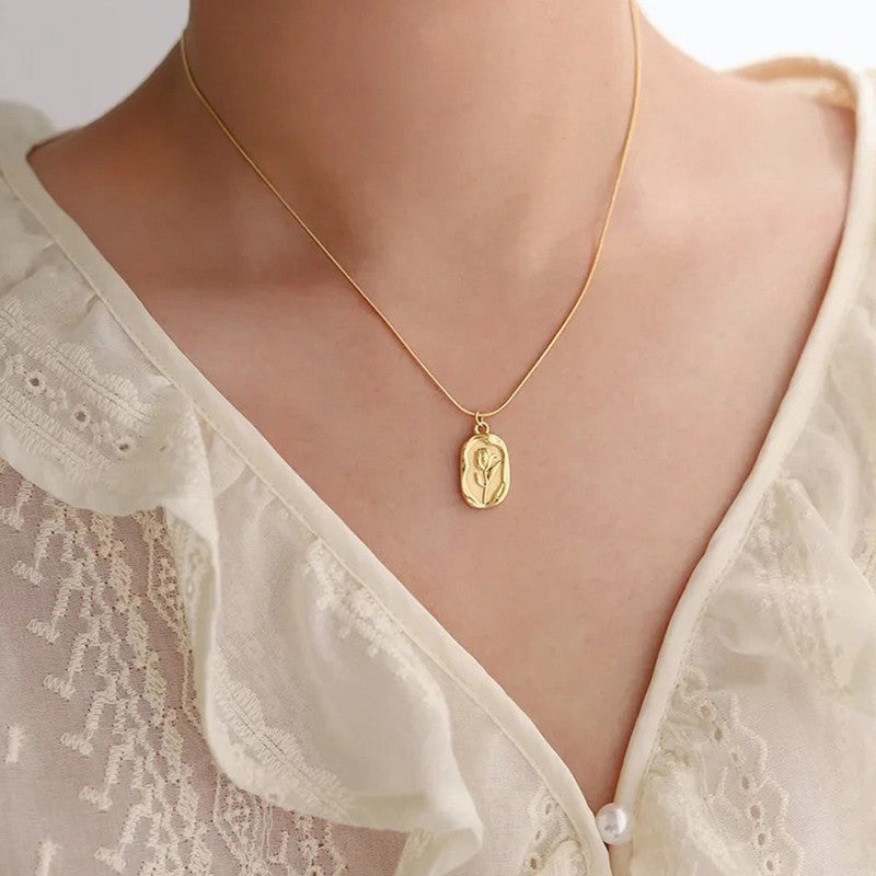 Gleam & Grace: Premium Wear Necklace