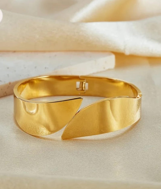 Stylish party bracelet