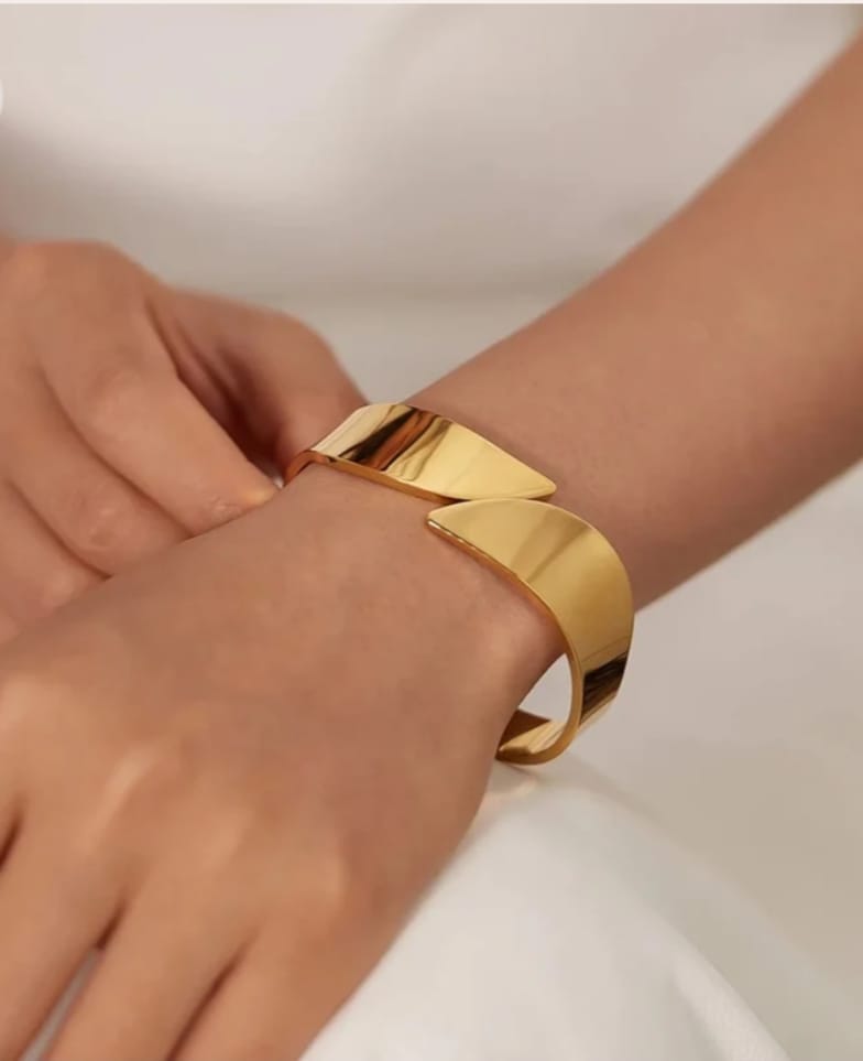 Stylish party bracelet