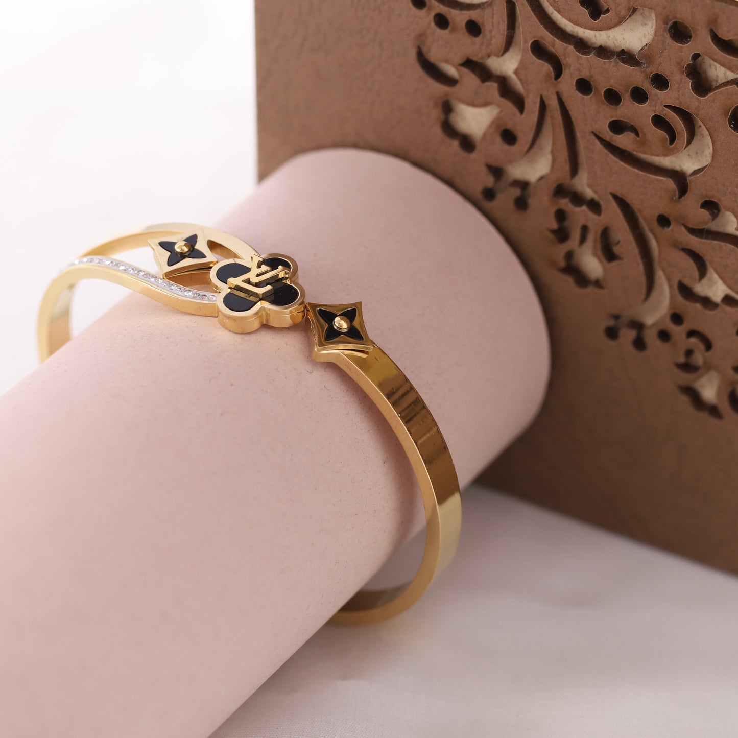 Timeless Glow Bracelet SSB435