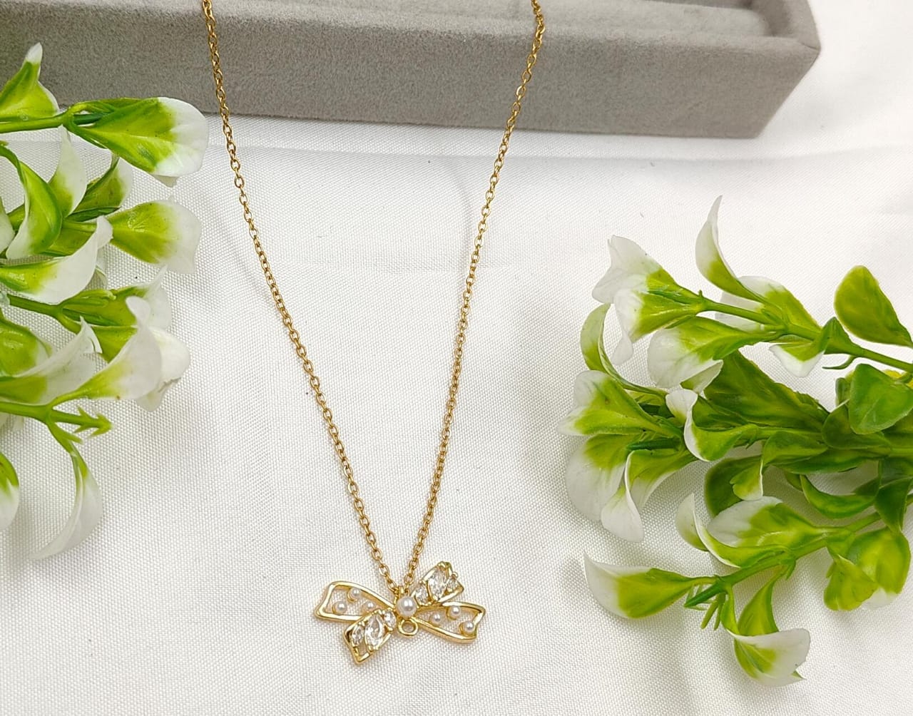 Grace Bow necklace