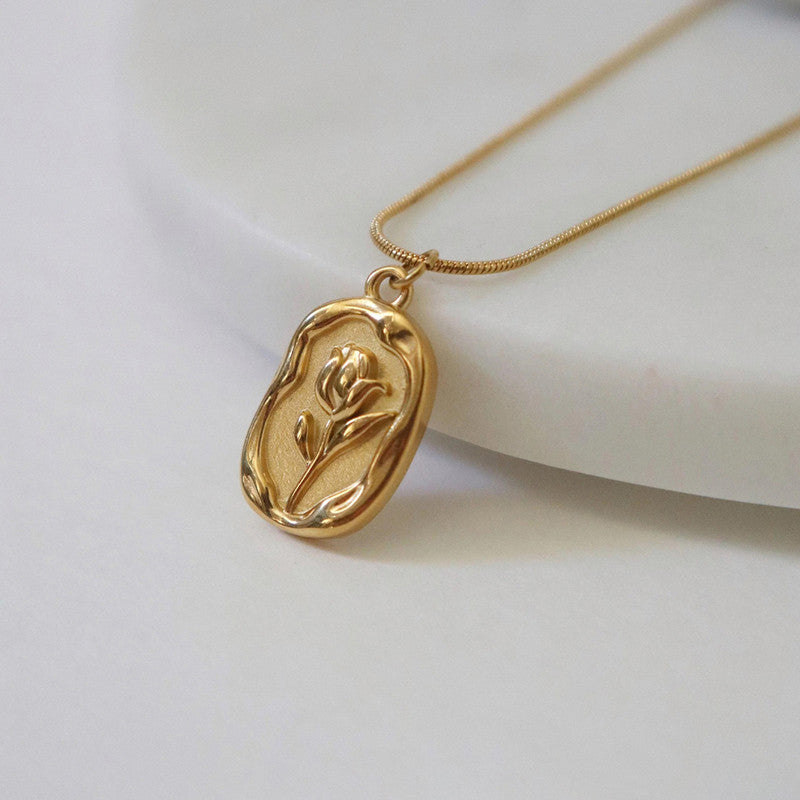 Gleam & Grace: Premium Wear Necklace