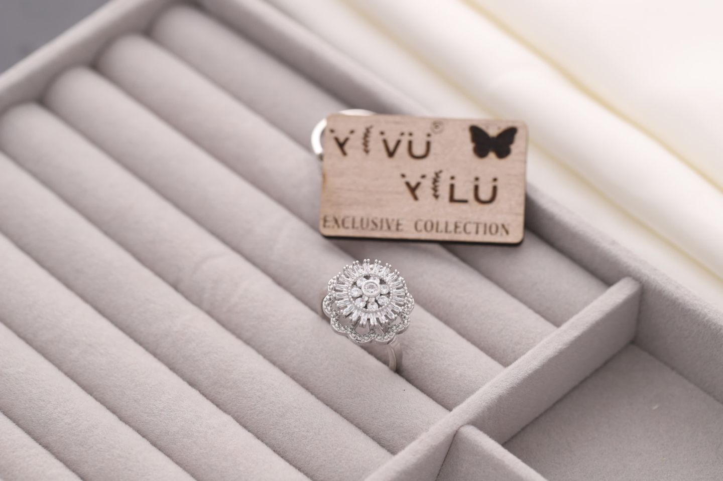 Glamour Ring