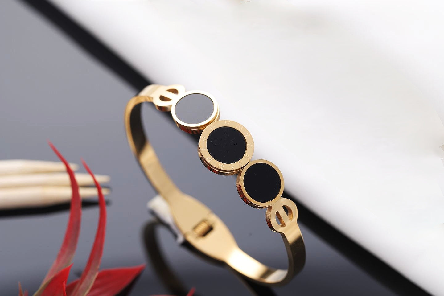 Cool bracelet for woman