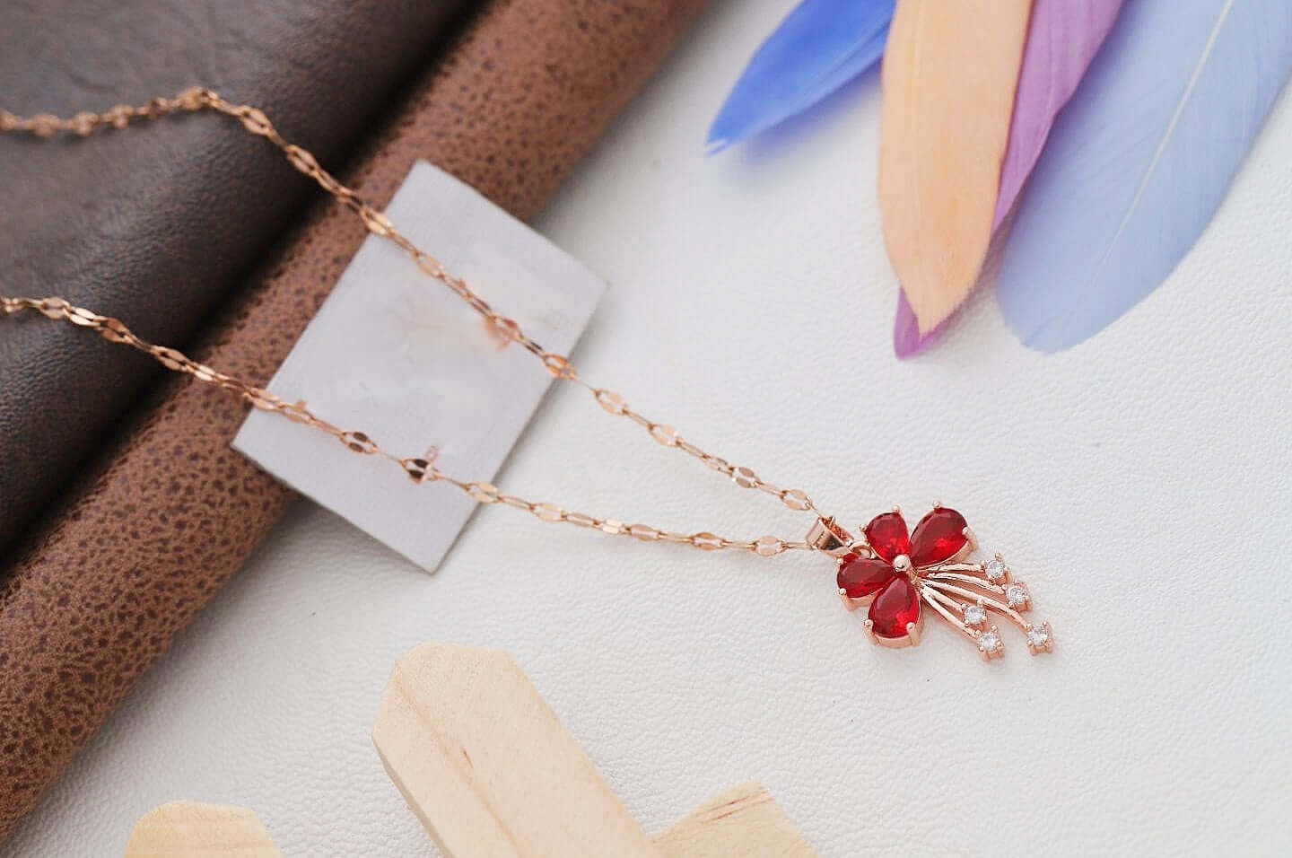 chain design in rose gold